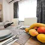 Anakatarina פורץ