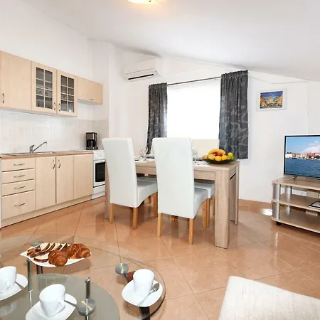 Anakatarina Apartman *